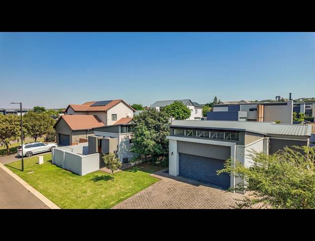 3 BEDROOM HOUSE FOR SALE IN MIDSTREAM ESTATE